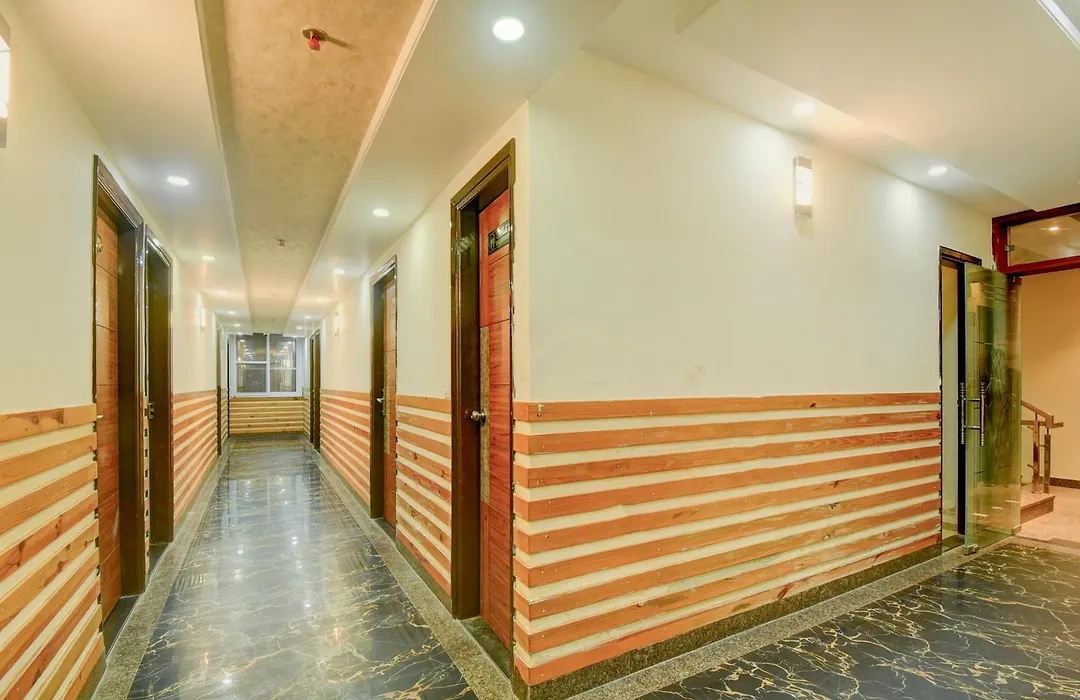 Hotel O Royal Elite-1
